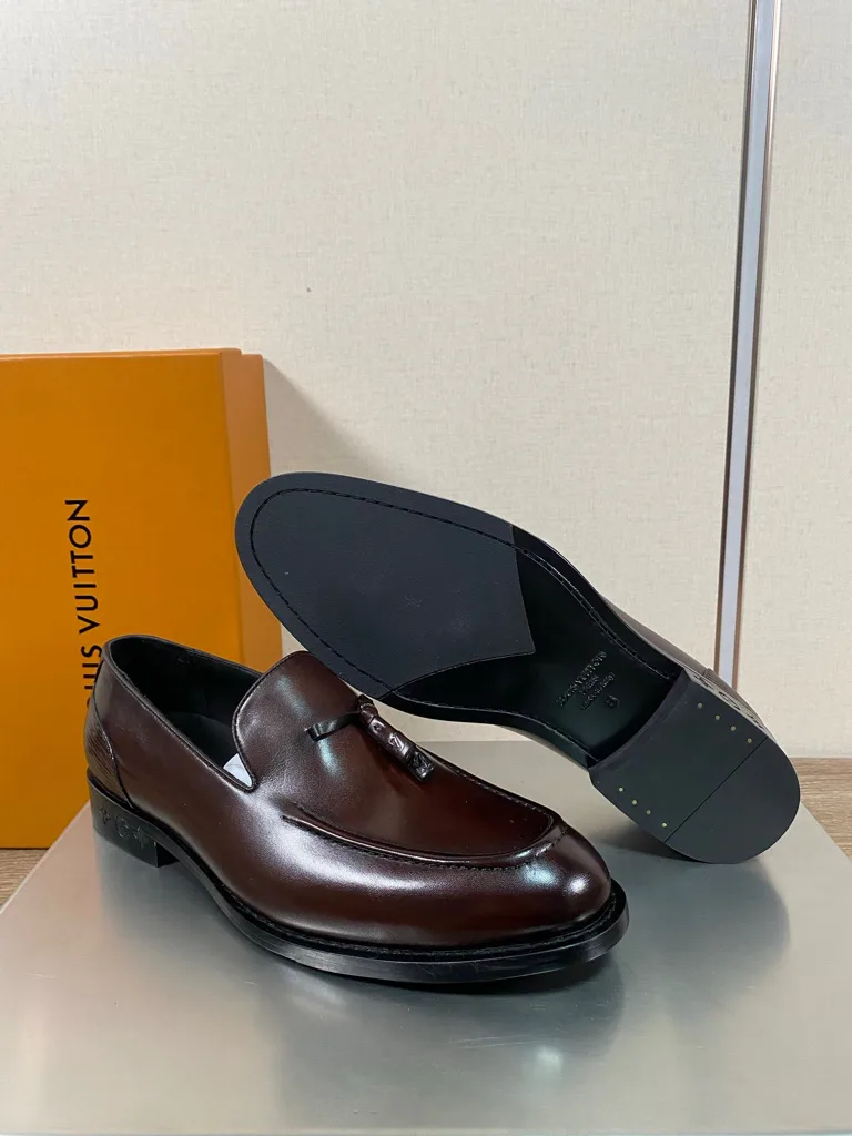 Men's Loafers And Dress Shoes LOUIS VUITTON 18193962