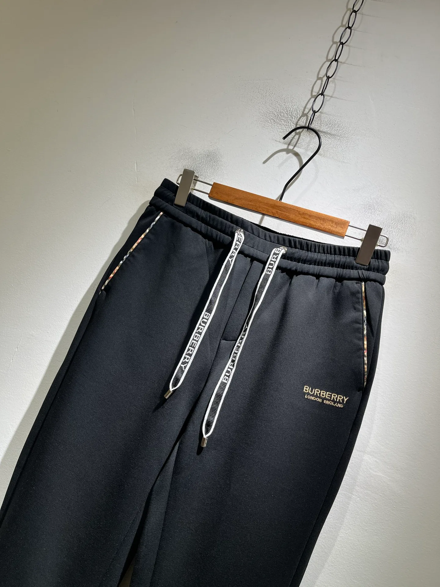 Men's Trousers BURBERRY 18343125