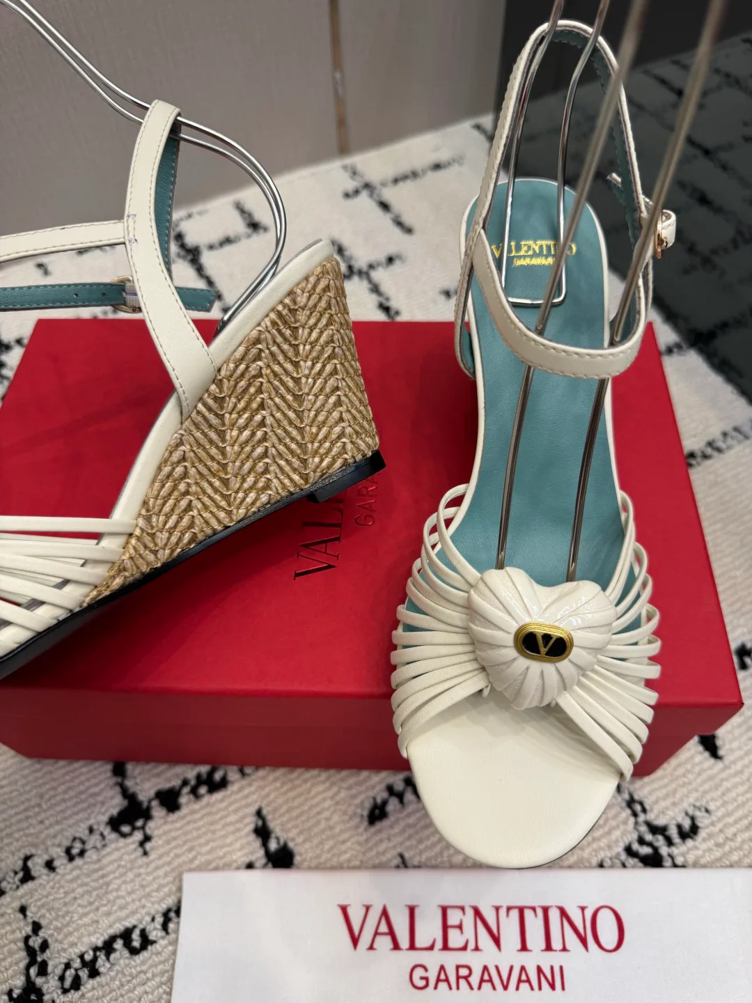 Women's Open-Toe Sandals VALENTINO 18049001