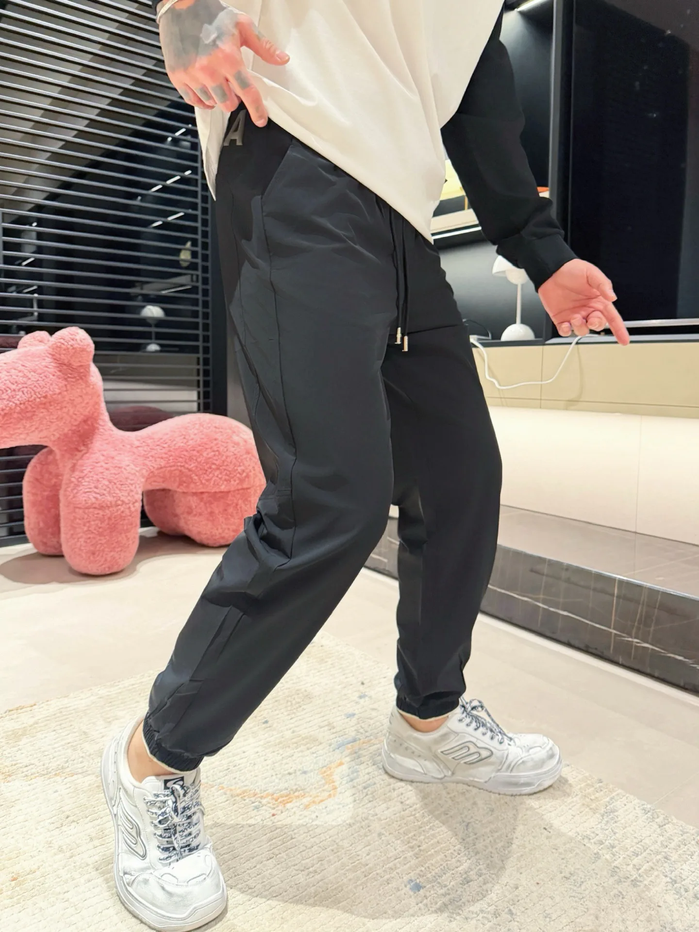 Men's Trousers BALENCIAGA 18499733