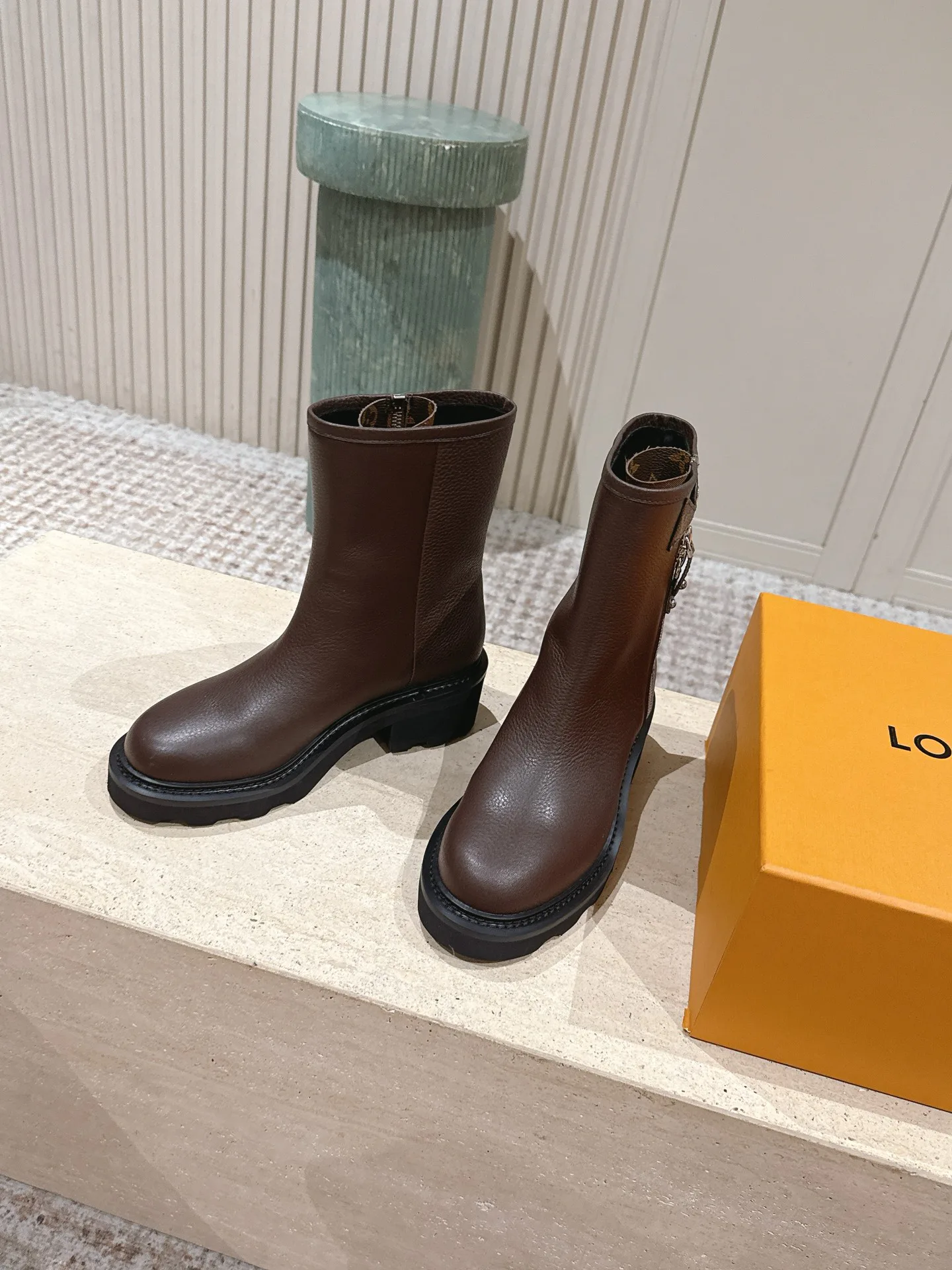 Women's Ankle Boots LOUIS VUITTON 18397747
