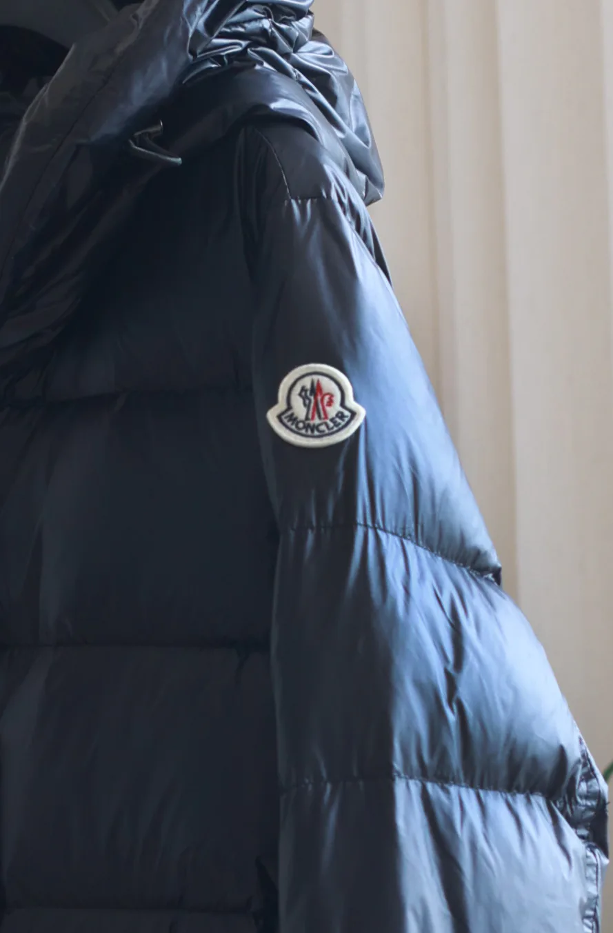 Women's Jackets And Down Jackets MONCLER 18184489