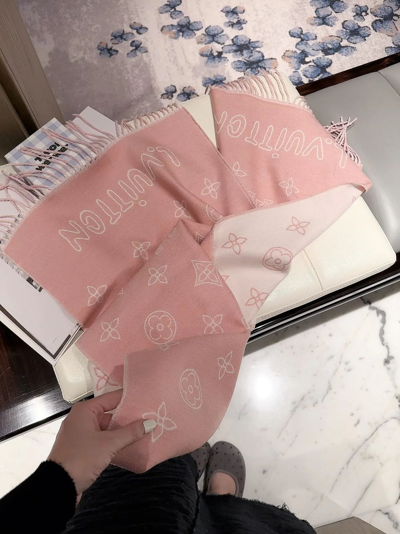 Scarves LOUIS VUITTON 18377556