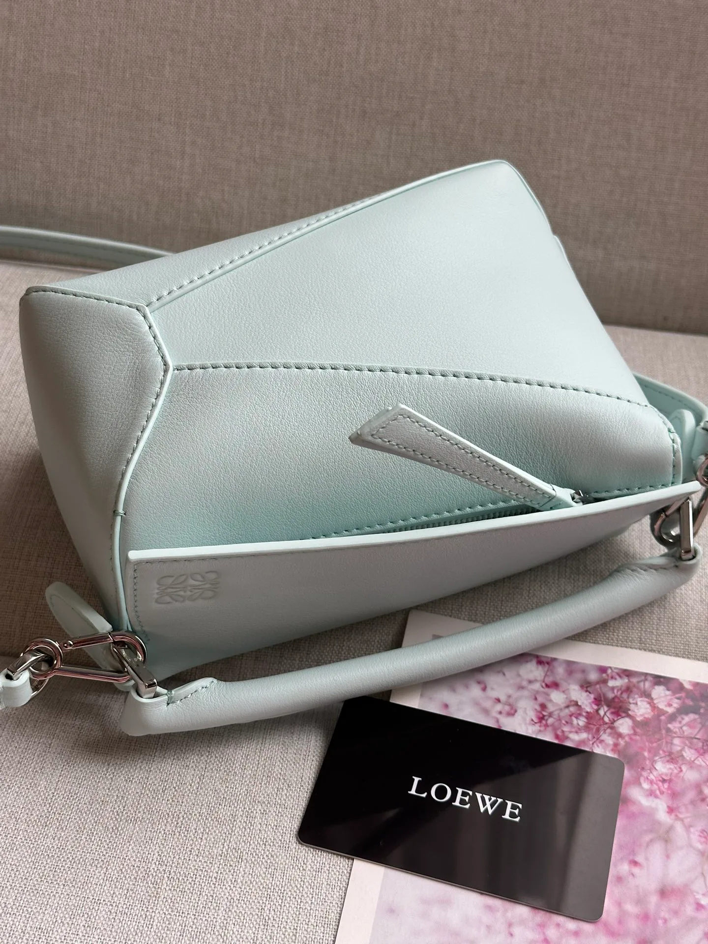 Women's Classic Handbags LOEWE 17818404
