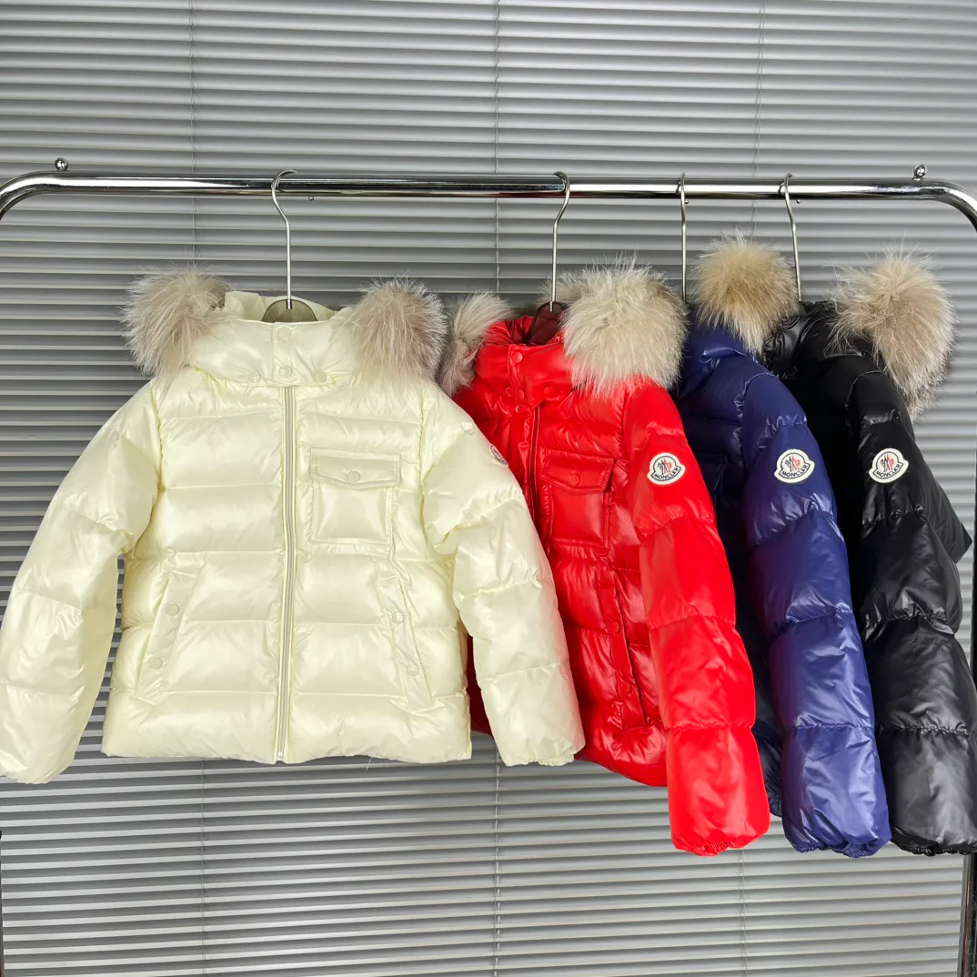 Women's Jackets And Down Jackets MONCLER 17912626