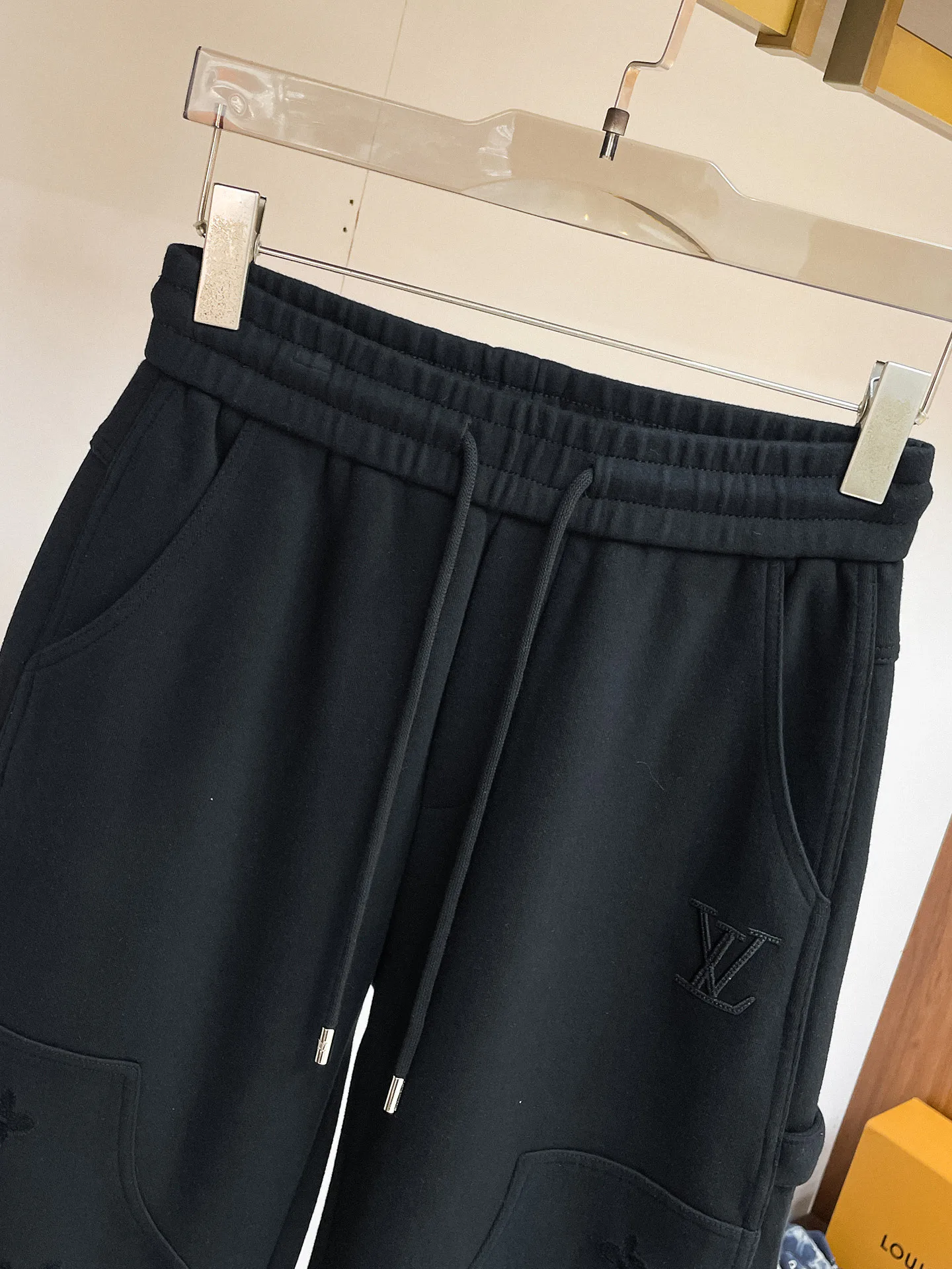 Men's Trousers LOUIS VUITTON 18499592