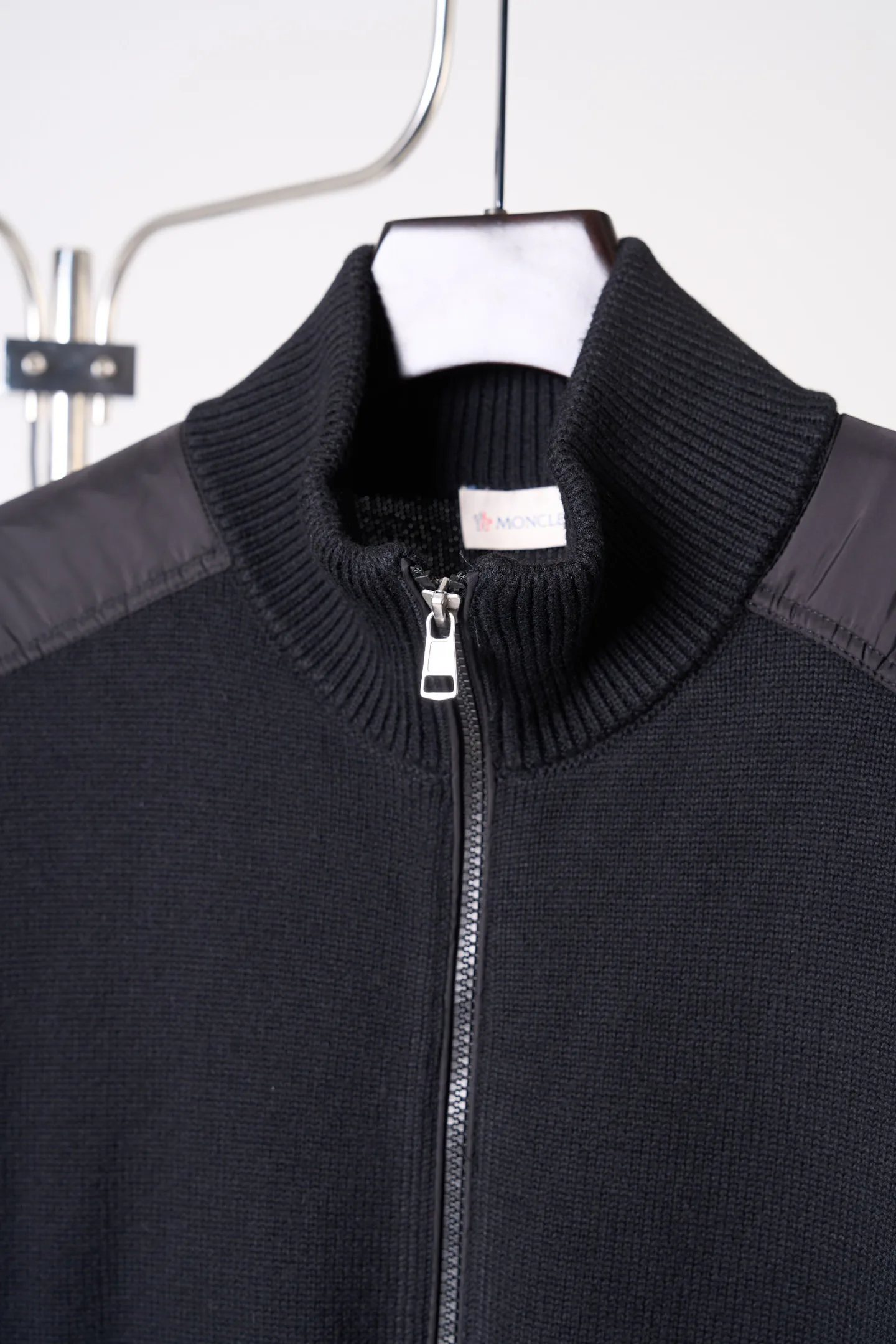 Men's Jumpers And Sweaters MONCLER 18178918