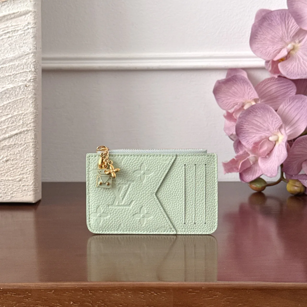 Women's Clutches LOUIS VUITTON 18468926