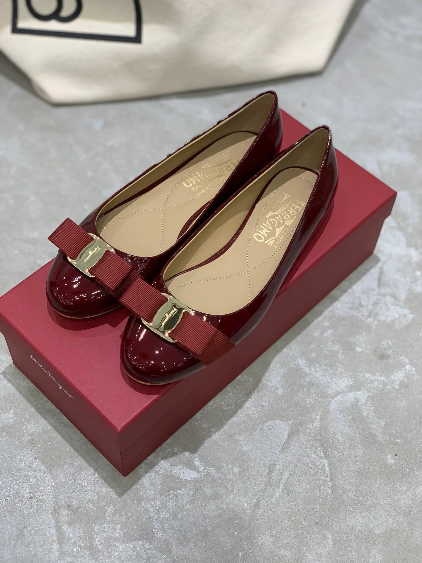 Women's Ballet Flats SALVATORE FERRAGAMO 18340642