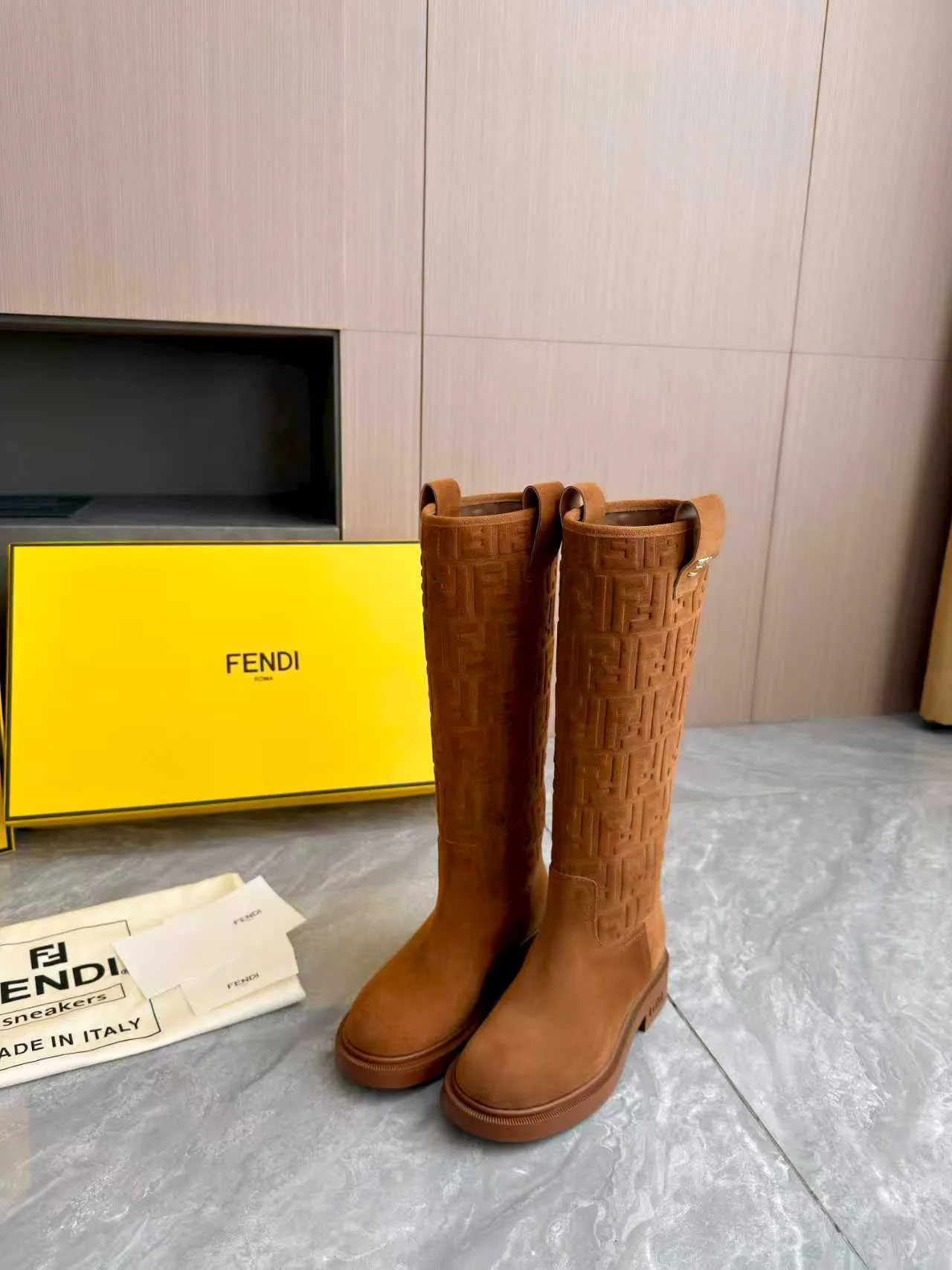 Women's Boots FENDI 18104327