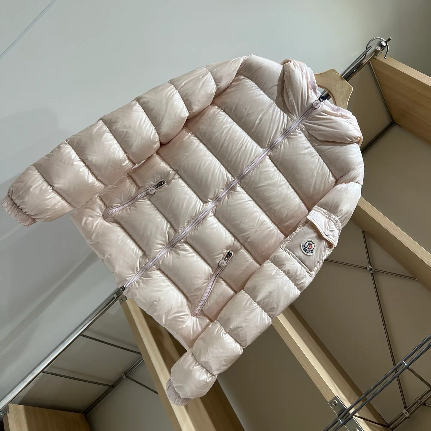 Women's Jackets And Down Jackets MONCLER 18032038