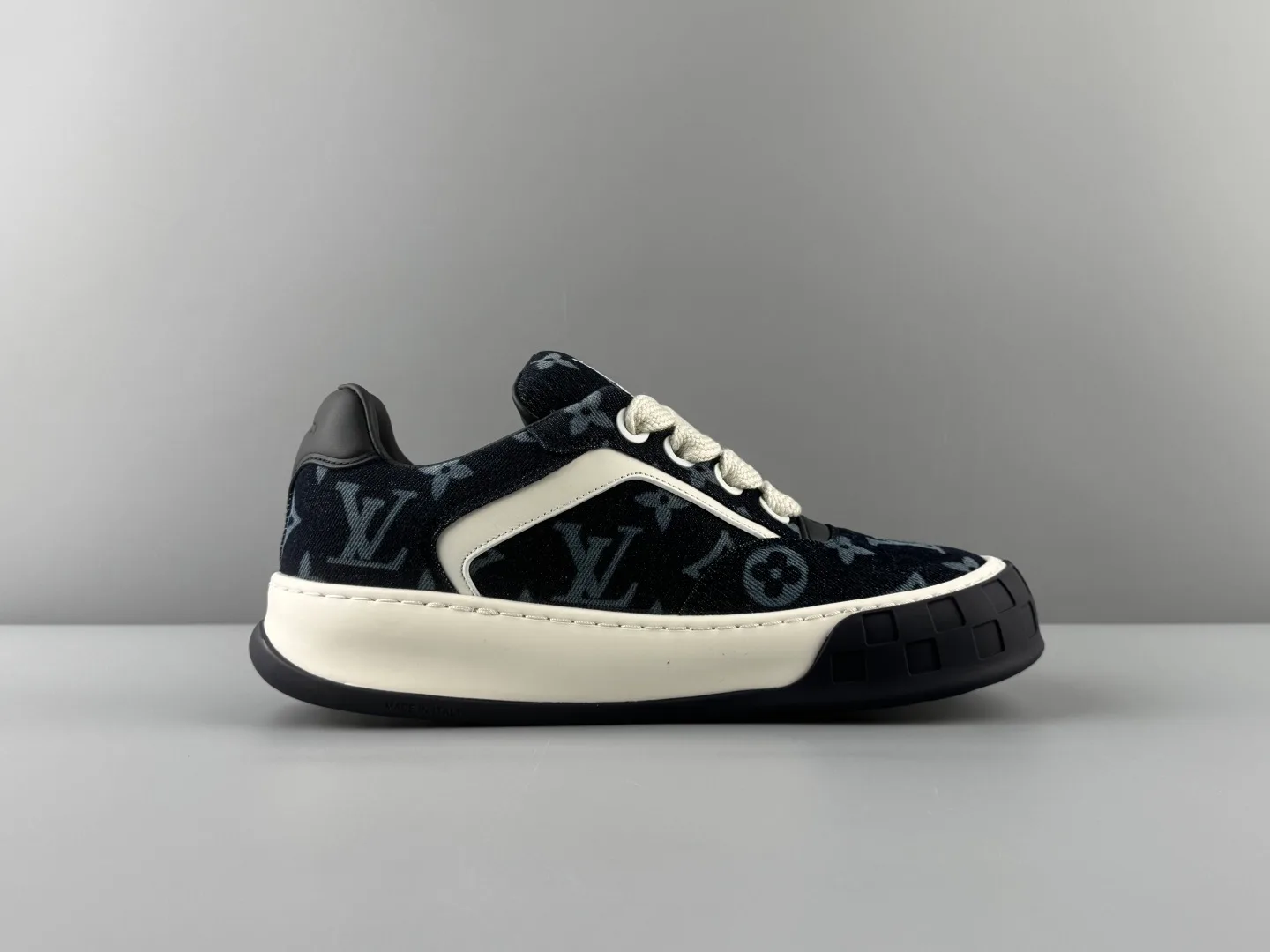 Women's Sneakers LOUIS VUITTON 17293055