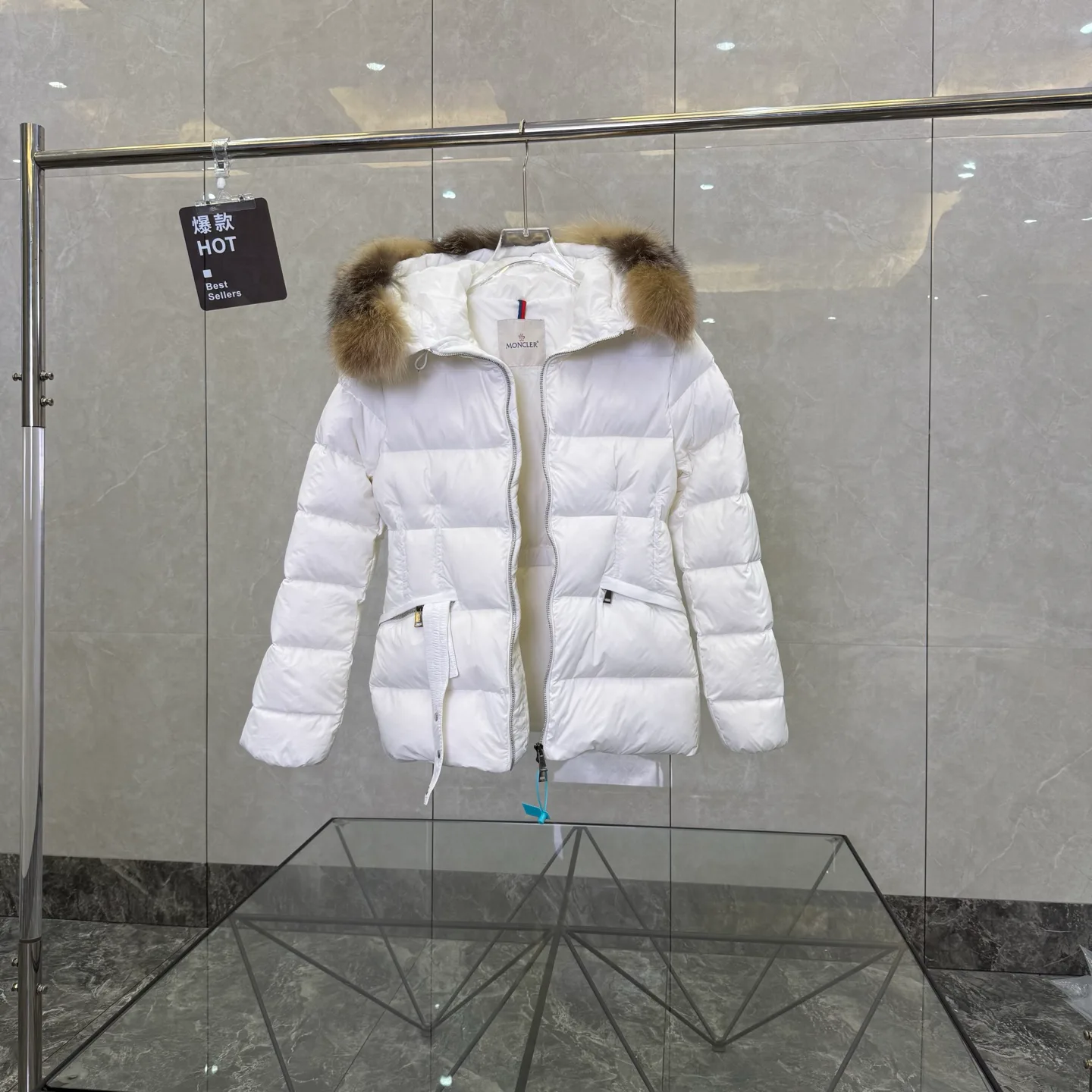 Women's Jackets And Down Jackets MONCLER 17949883