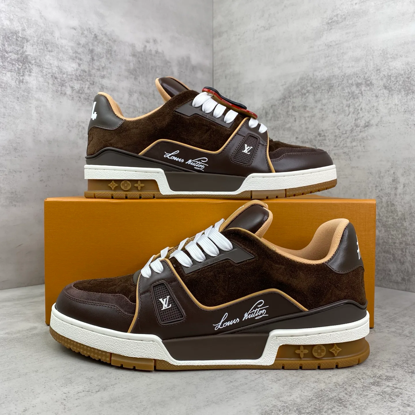 Women's Sneakers LOUIS VUITTON 18535716