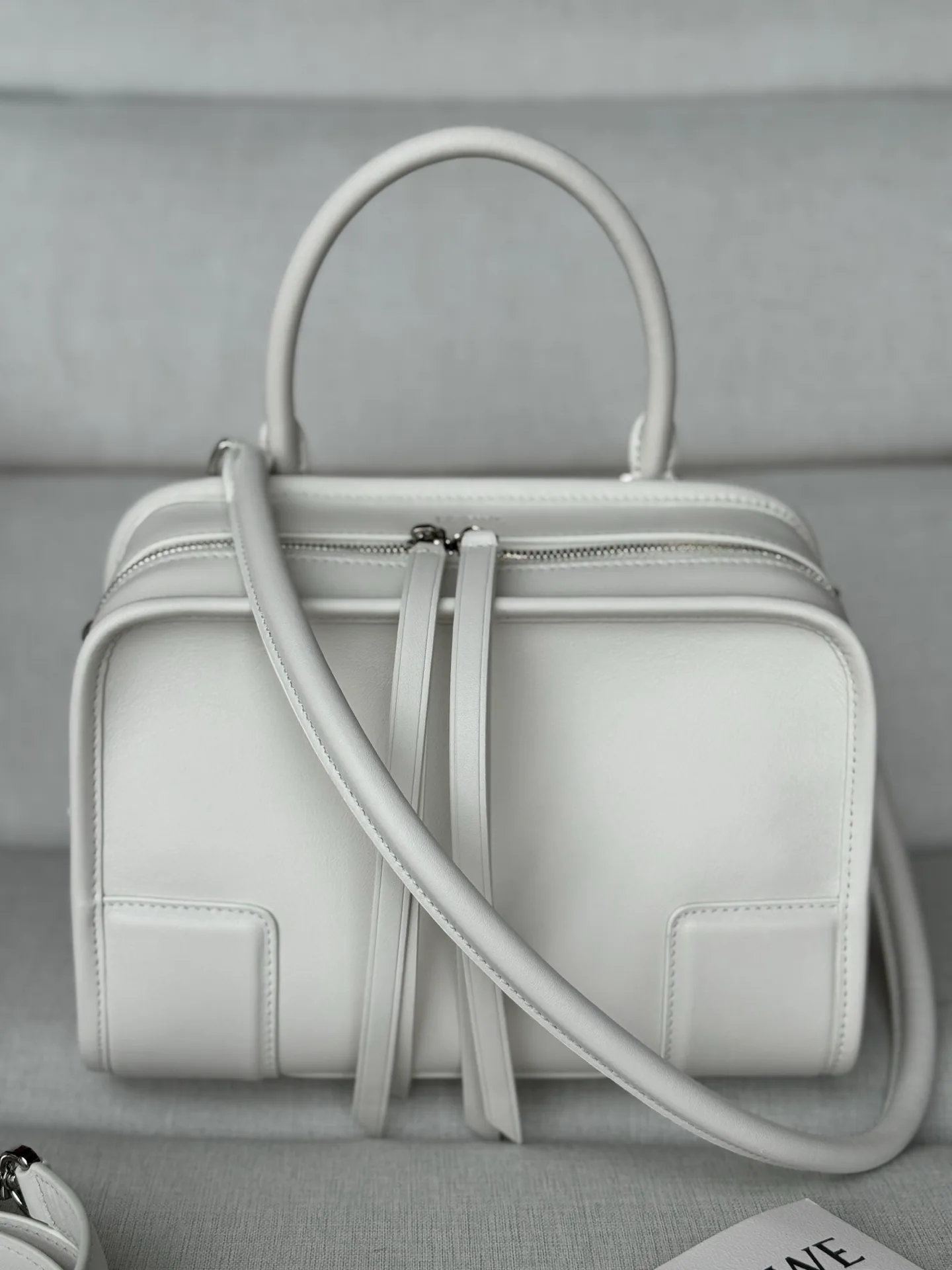 Women's Classic Handbags LOEWE 17927647