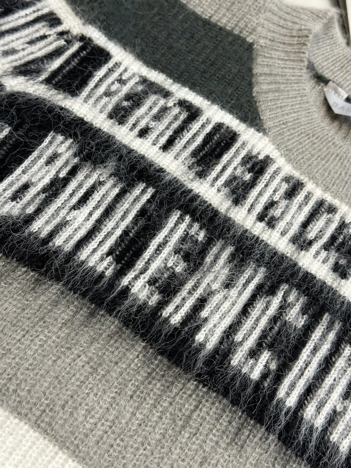 Men's Jumpers And Sweaters BALENCIAGA 18178853
