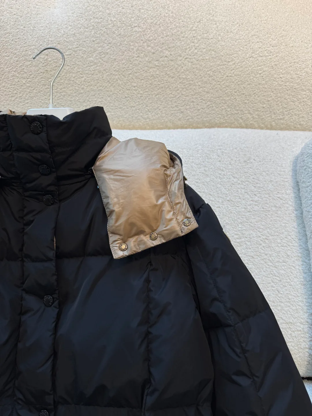 Women's Jackets And Down Jackets MONCLER 18189304