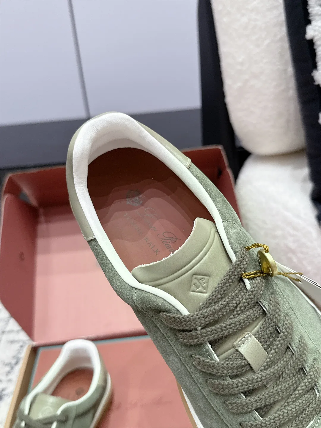 Women's Sneakers LORO PIANA 18133290