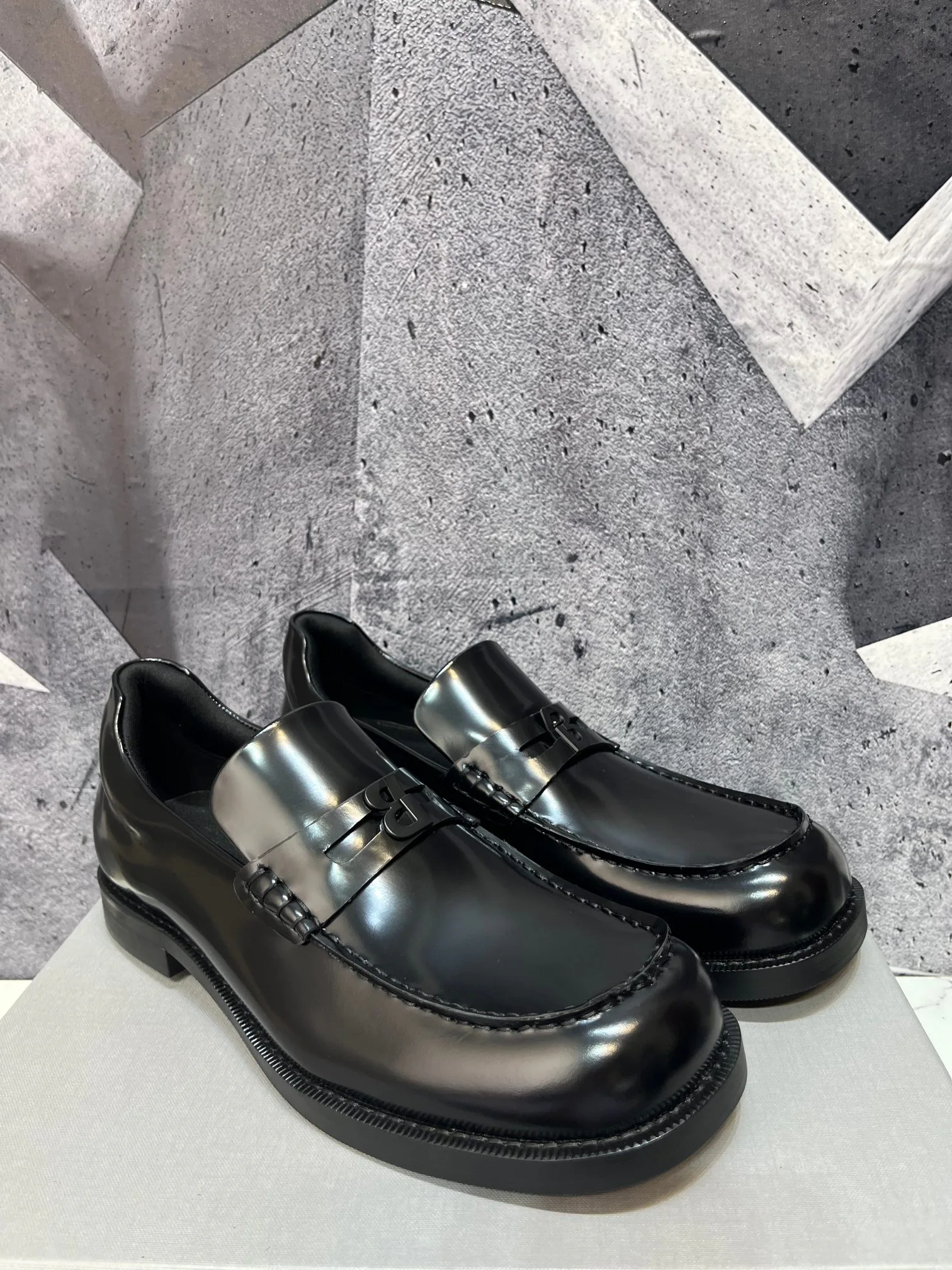 Men's Loafers And Dress Shoes BALENCIAGA 17962265