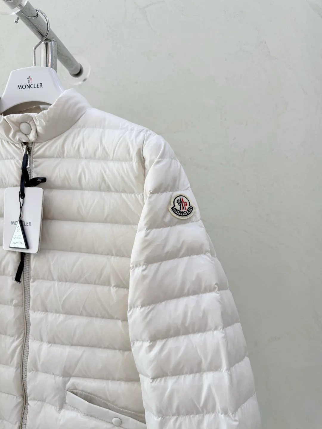 Women's Jackets And Down Jackets MONCLER 18052704