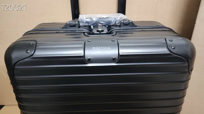 Чемоданы Rimowa 18667631