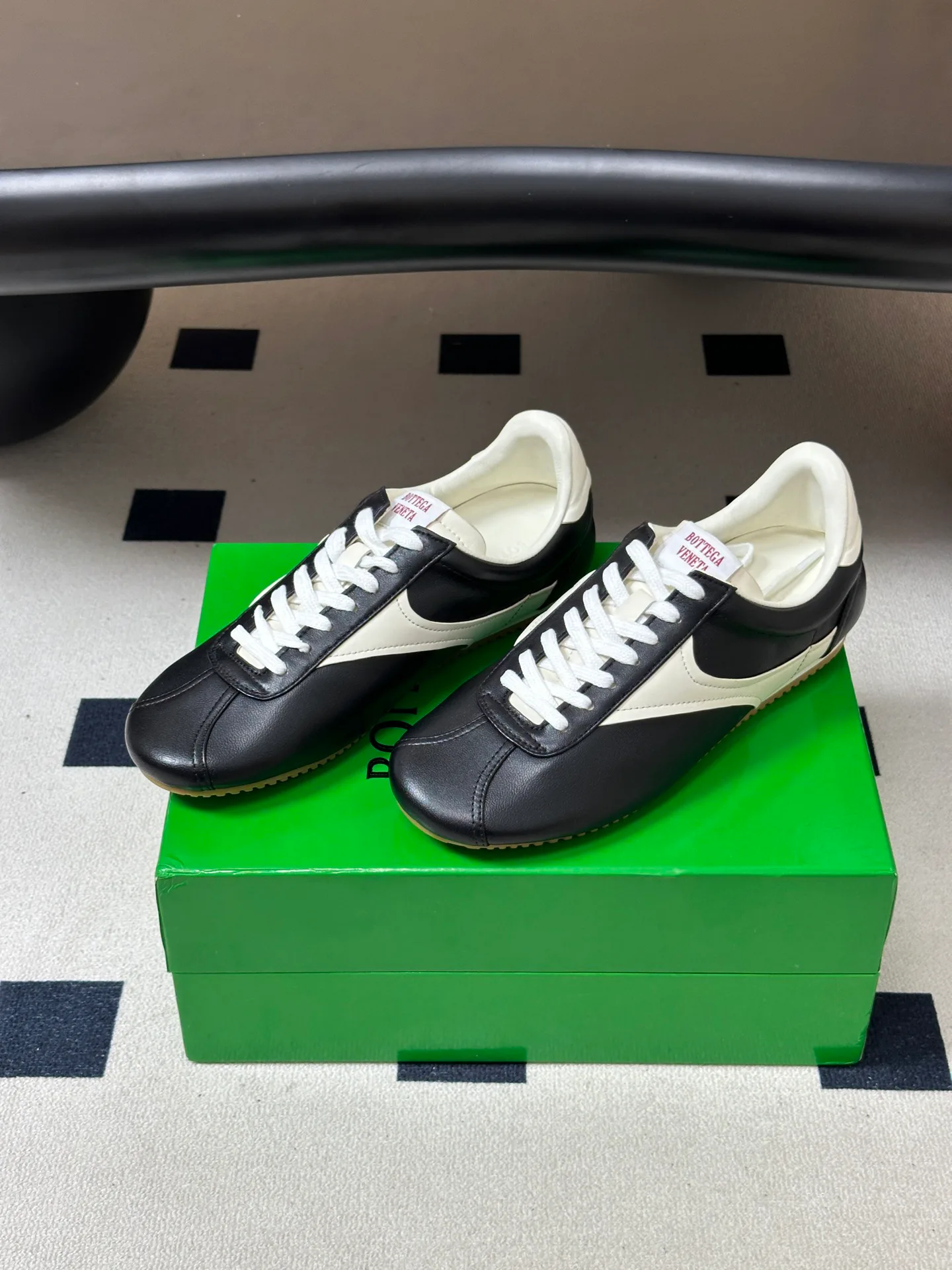 Women's Sneakers BOTTEGA VENETA 18070052