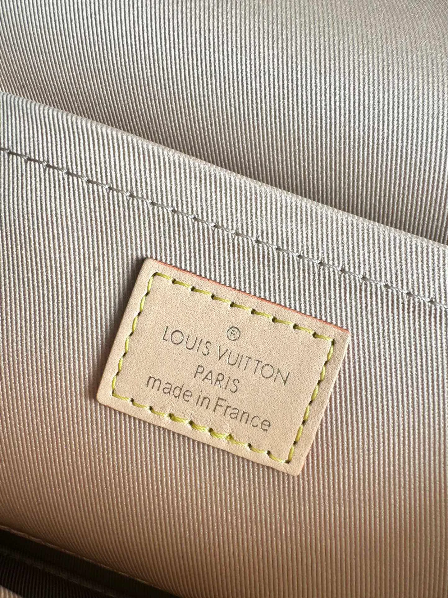 Women's Classic Handbags LOUIS VUITTON 17699141