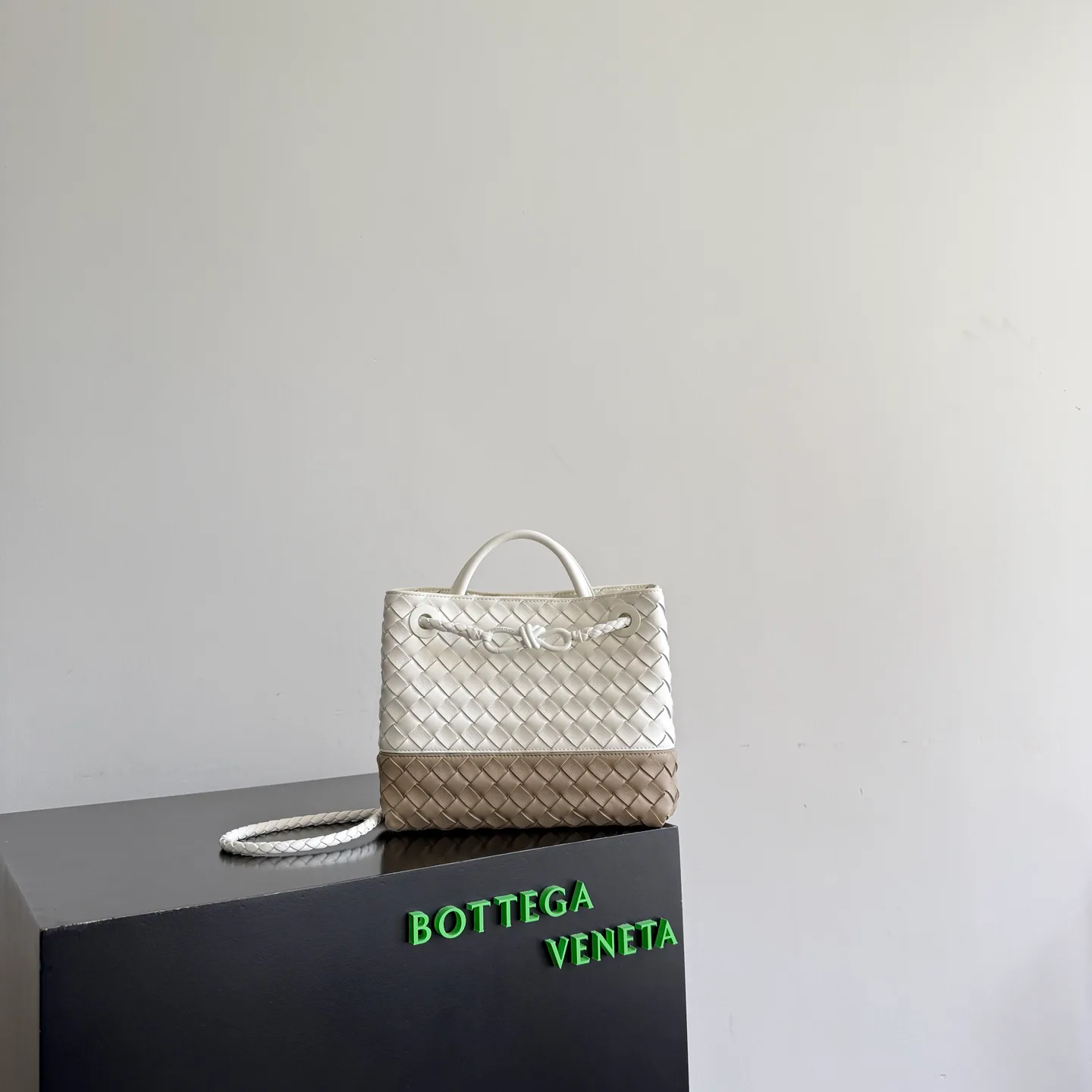 Women's Classic Handbags BOTTEGA VENETA 17934587