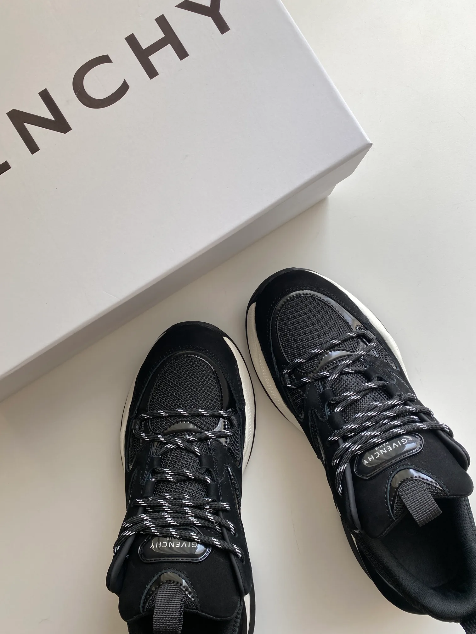Men's Sneakers GIVENCHY 18417382
