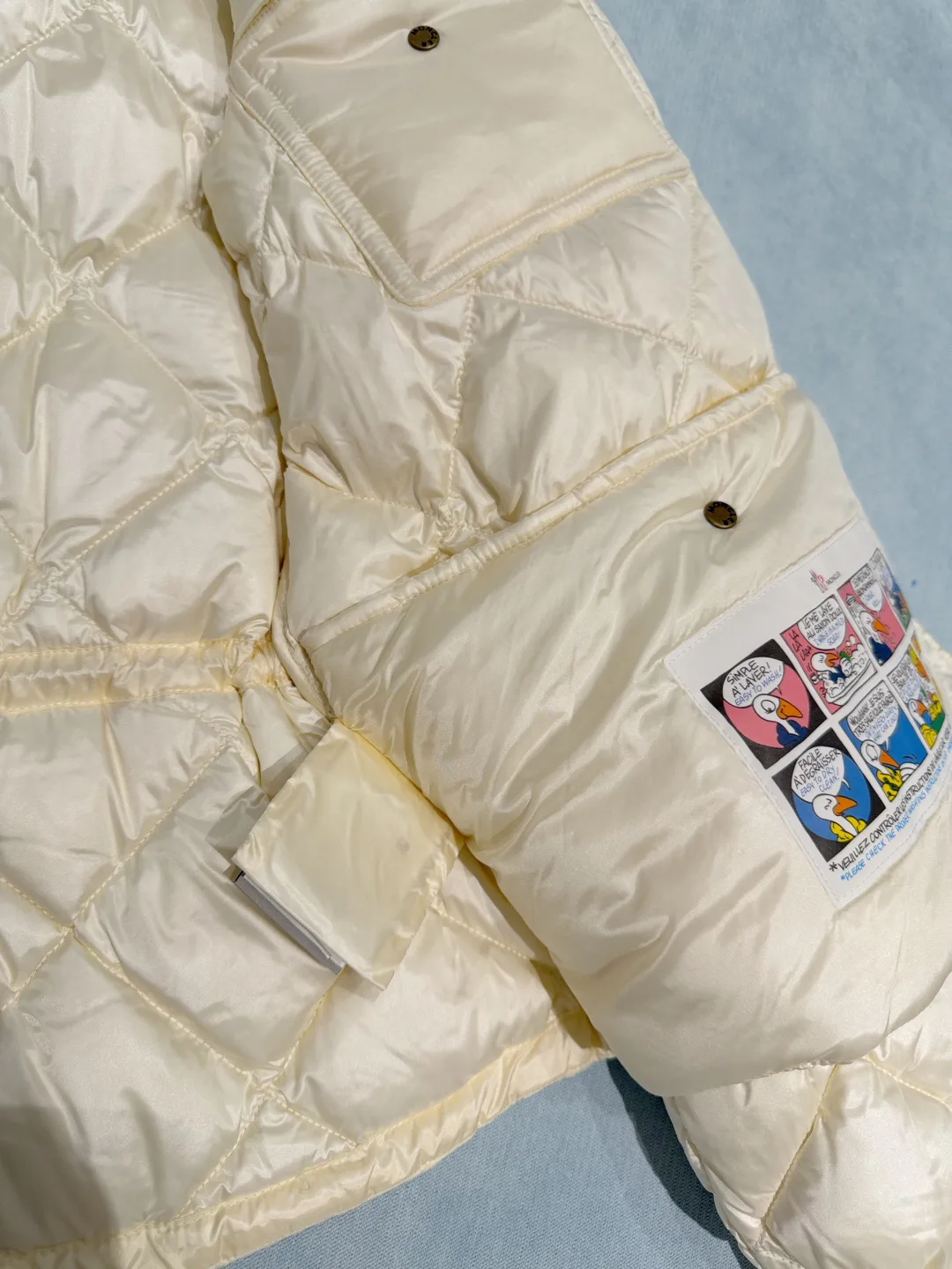 Women's Jackets And Down Jackets MONCLER 18474198