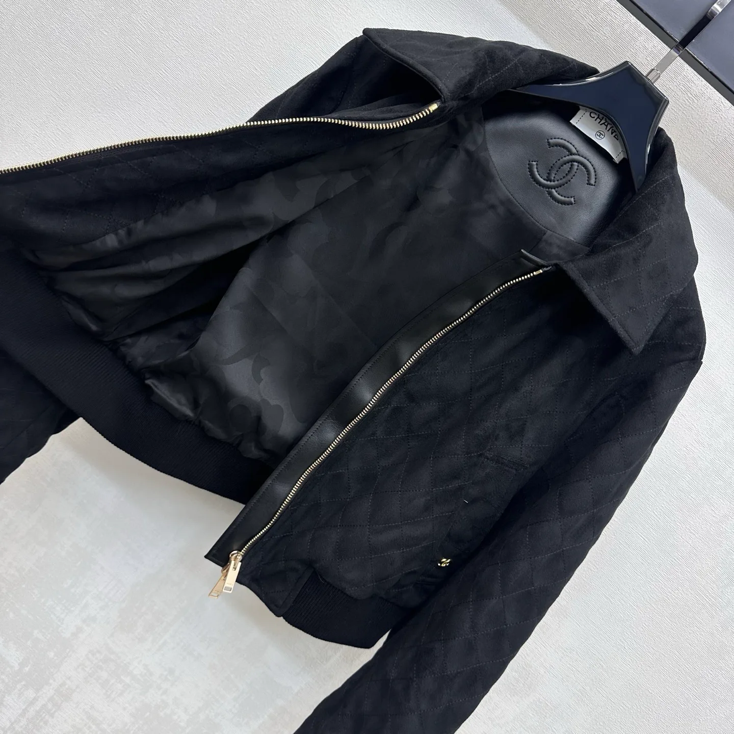 Куртки И Пуховики Женские Chanel 18680920