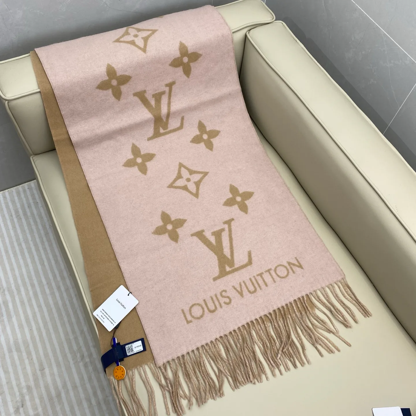 Scarves LOUIS VUITTON 18105572