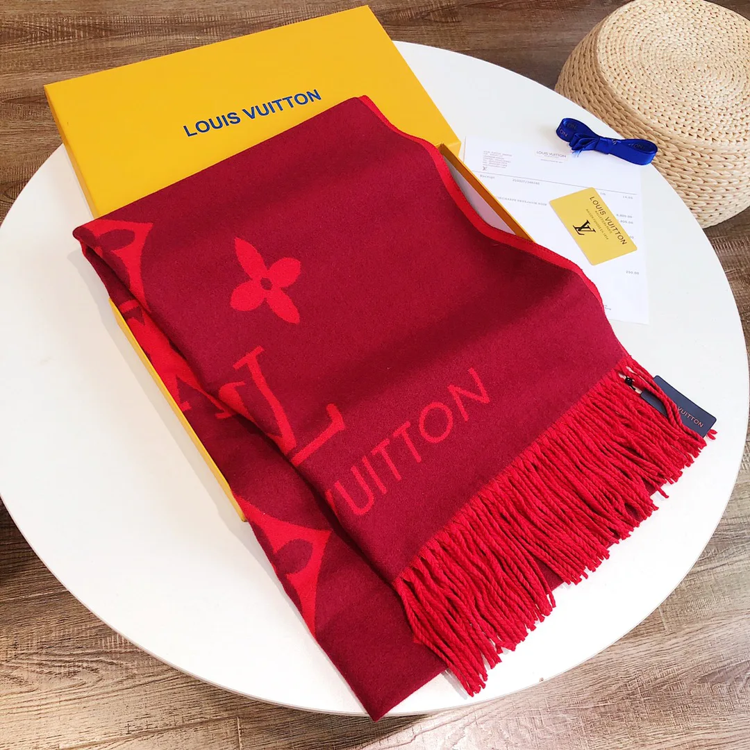 Scarves LOUIS VUITTON 18105679