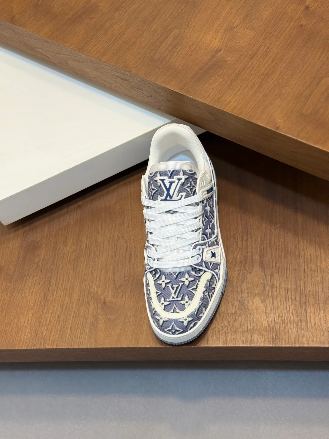 Women's Sneakers LOUIS VUITTON 17447608