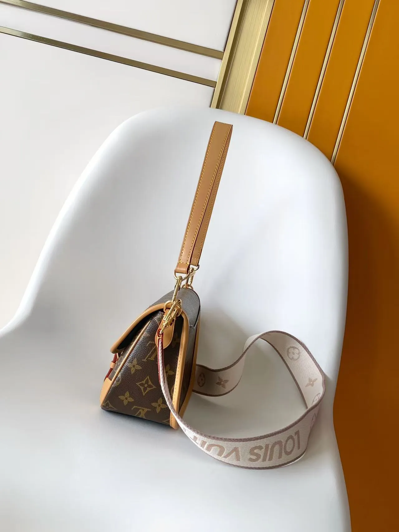 Women's Classic Handbags LOUIS VUITTON 17948735