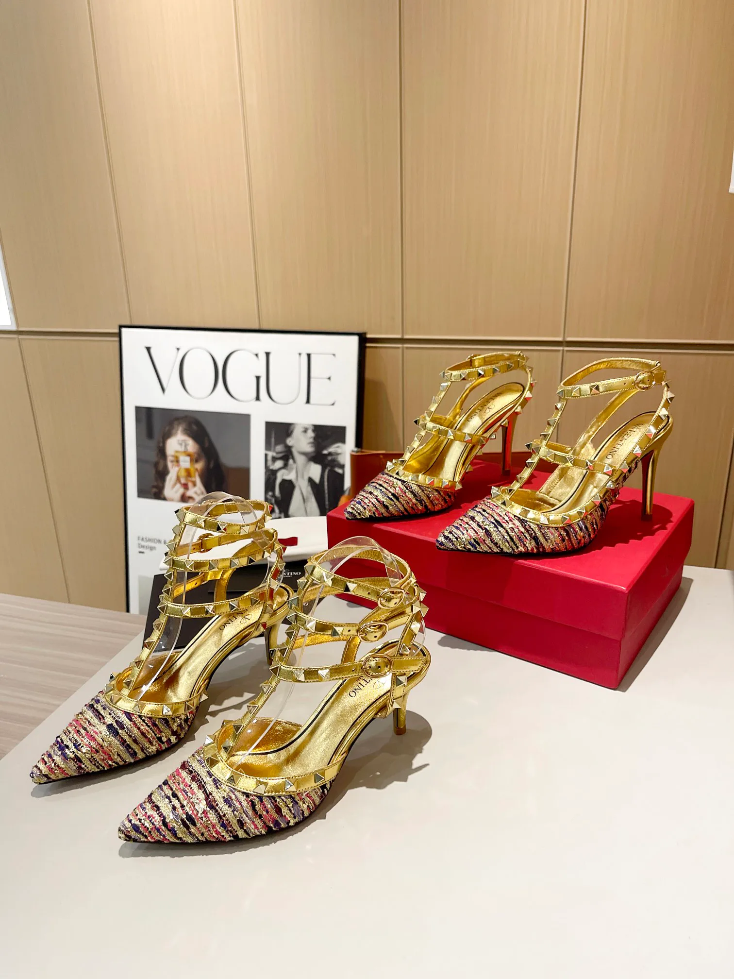 Women's Open-Toe Sandals VALENTINO 17956801
