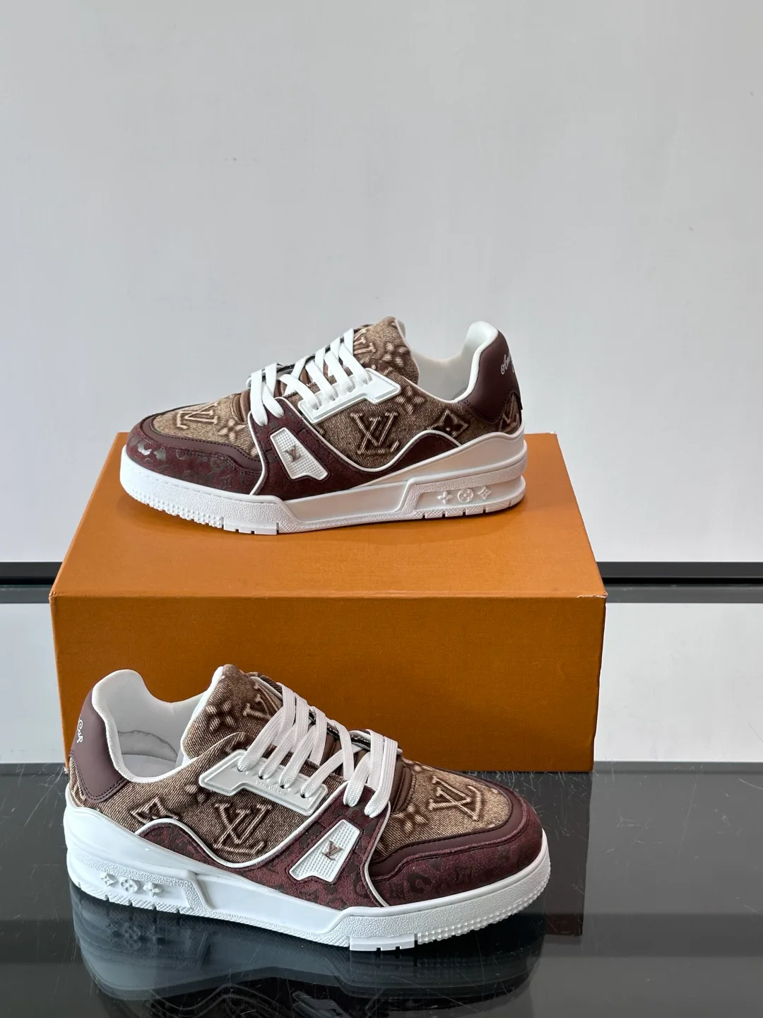 Women's Sneakers LOUIS VUITTON 17466868