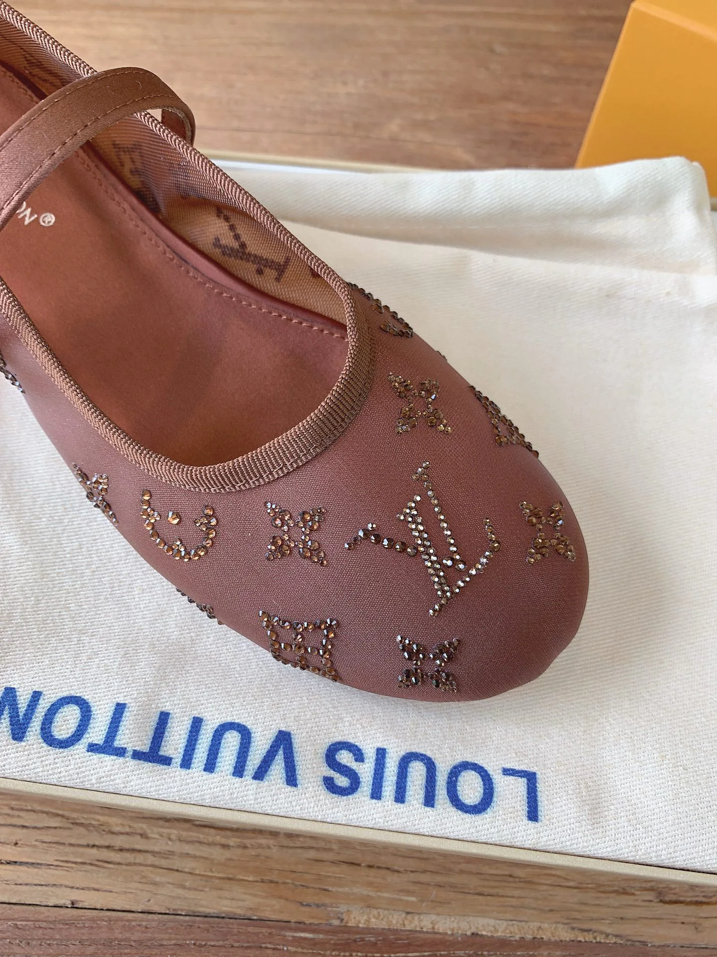 Women's Ballet Flats LOUIS VUITTON 18365401