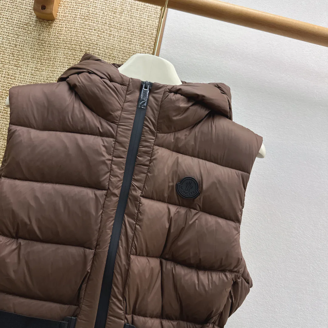 Women's Vests MONCLER 18108606