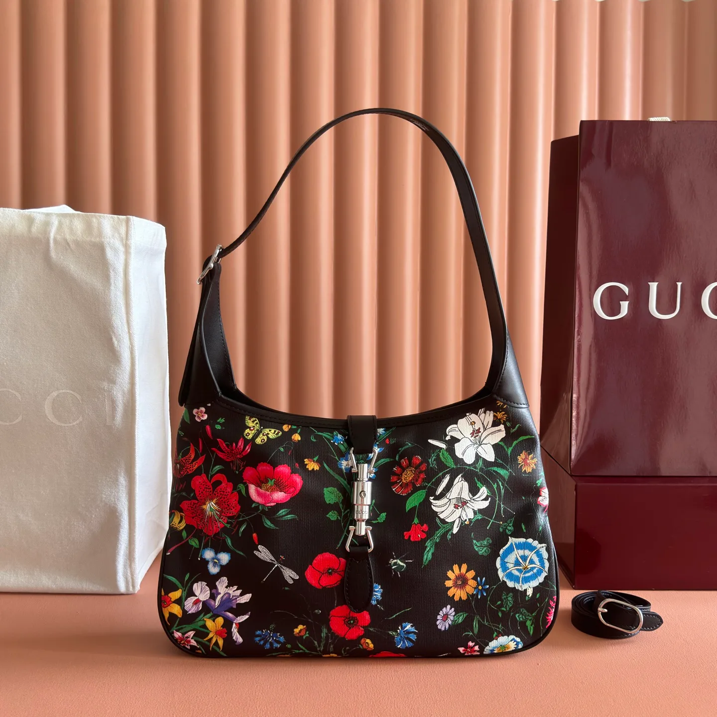 Women's Classic Handbags GUCCI 18148086