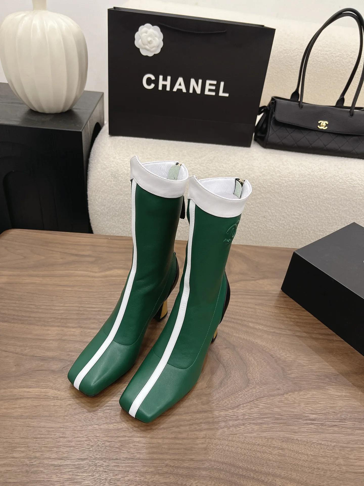 Women's Boots CHANEL 17349811