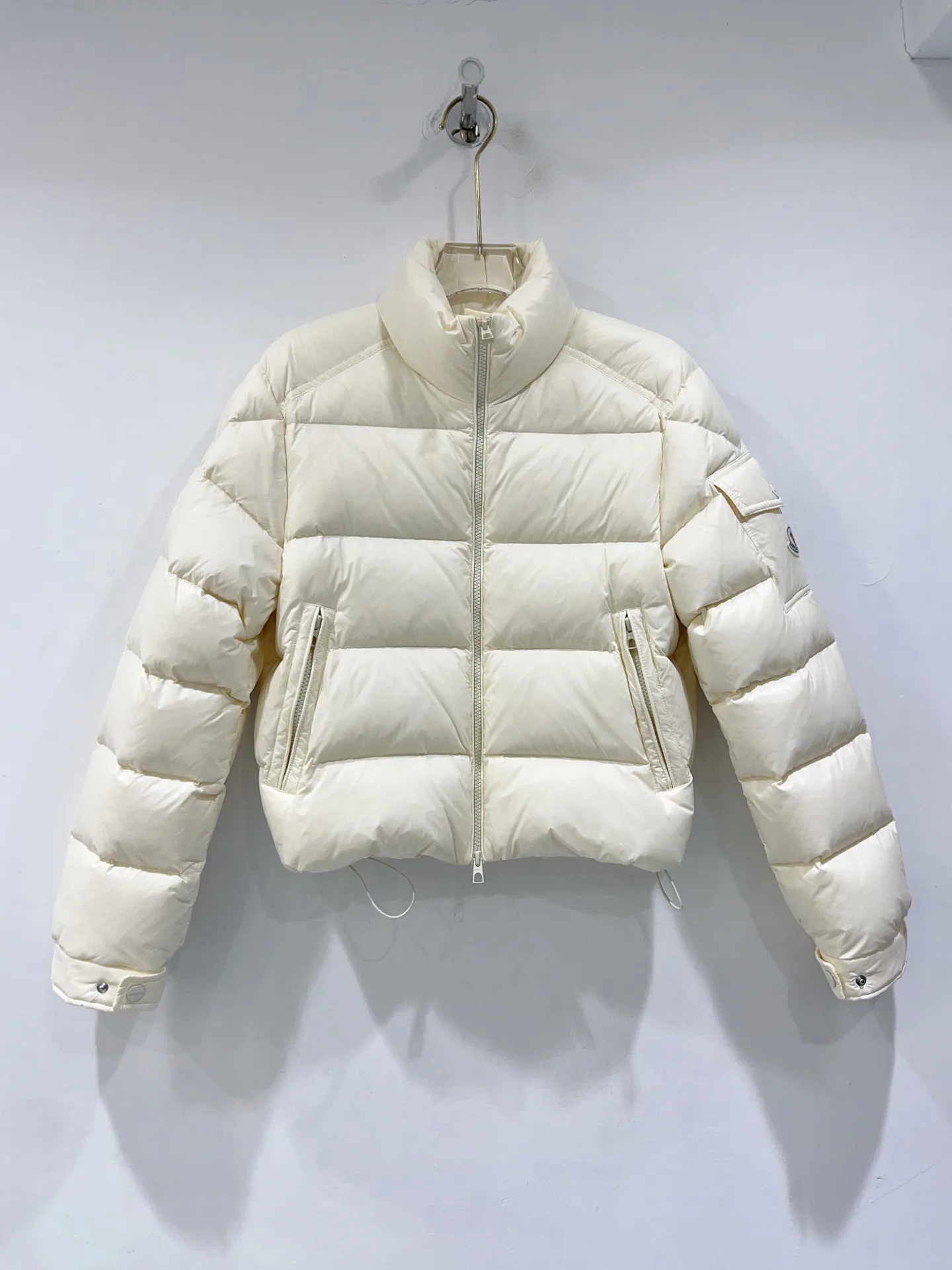 Women's Jackets And Down Jackets MONCLER 18368424