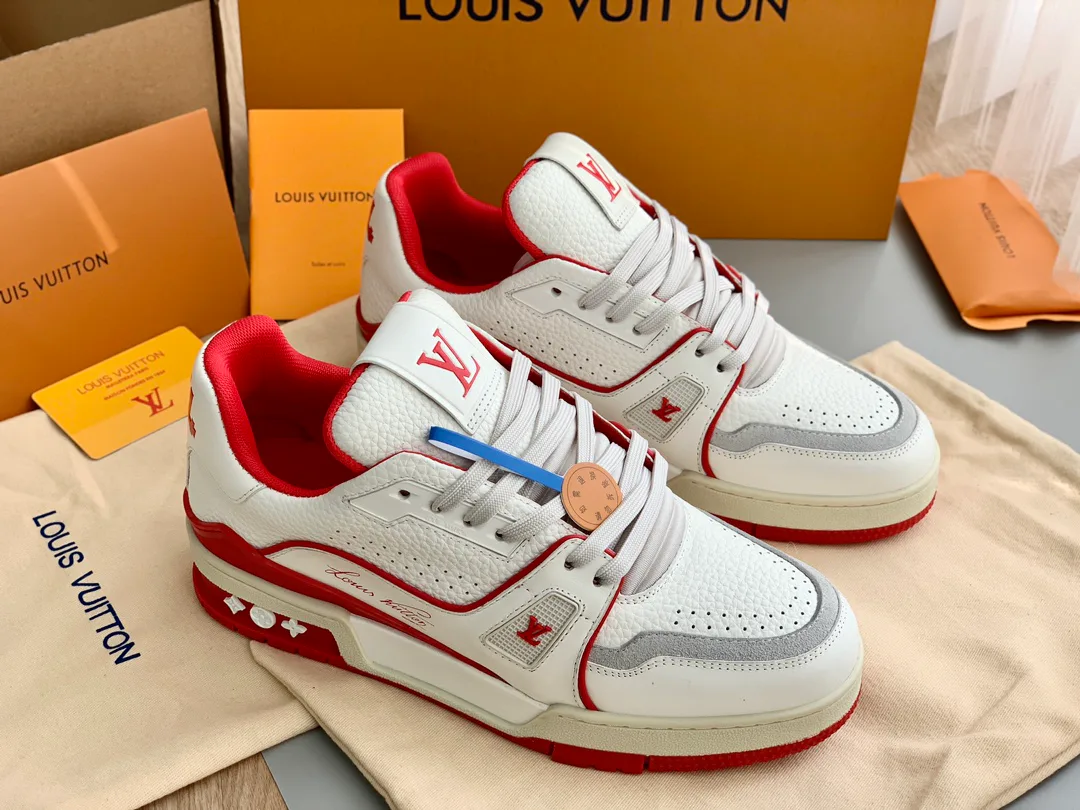 Women's Sneakers LOUIS VUITTON 18014142