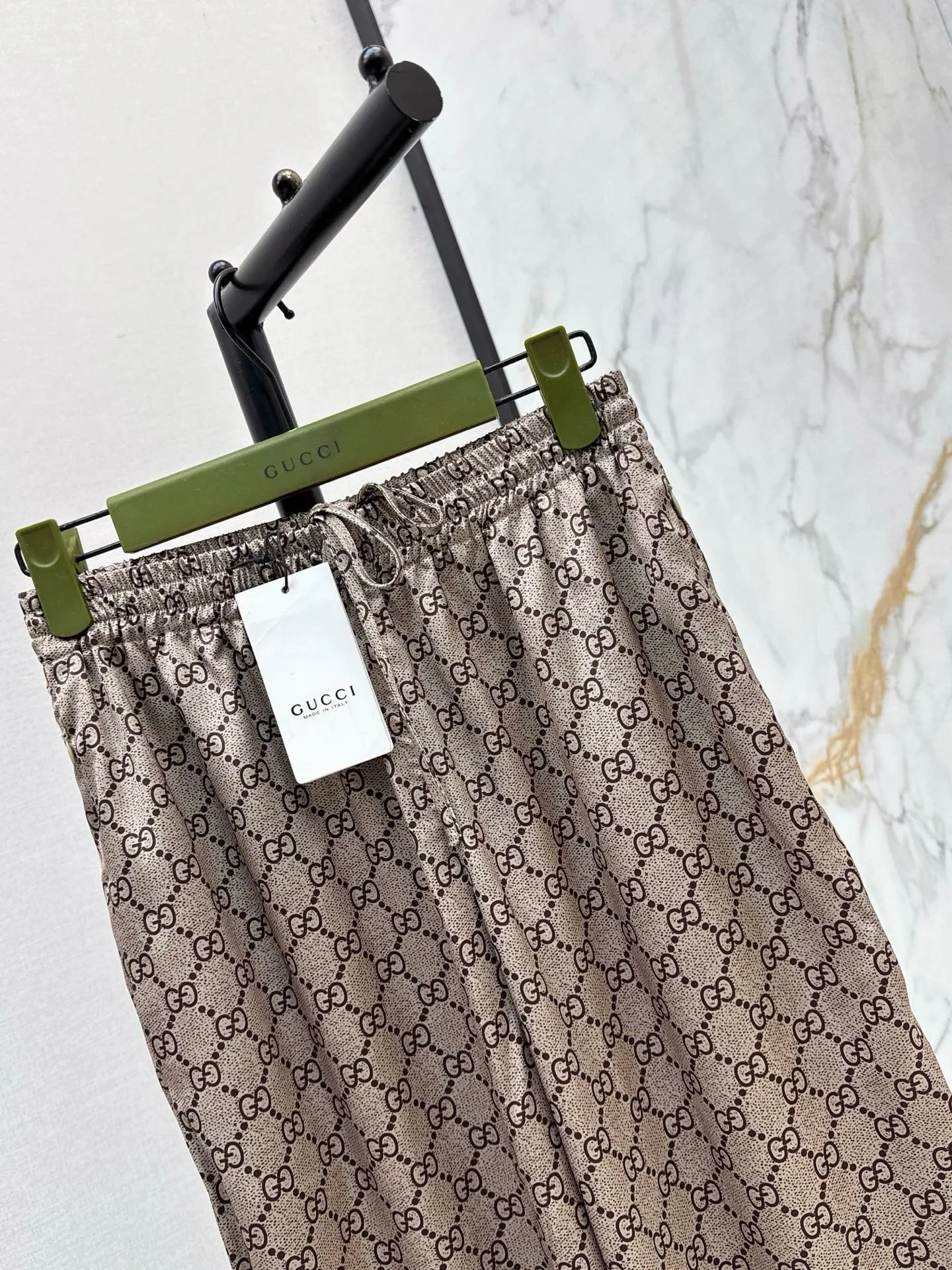 Women's Trousers GUCCI 17988513