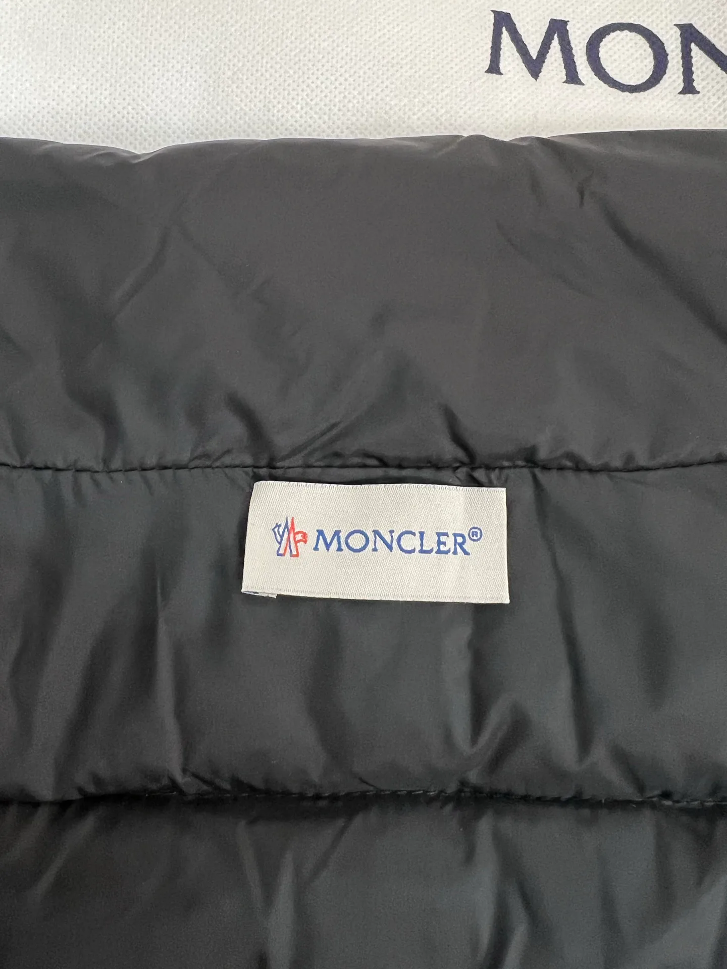 Куртки И Пуховики Женские Moncler 18599808