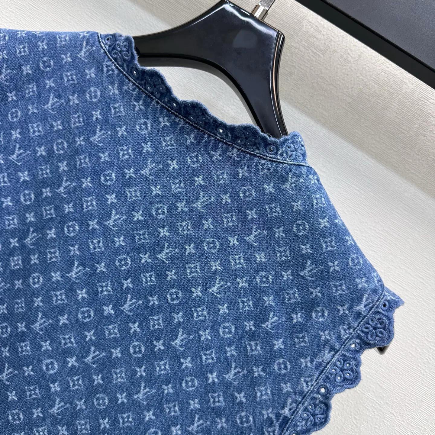 Women's Vests LOUIS VUITTON 17392648