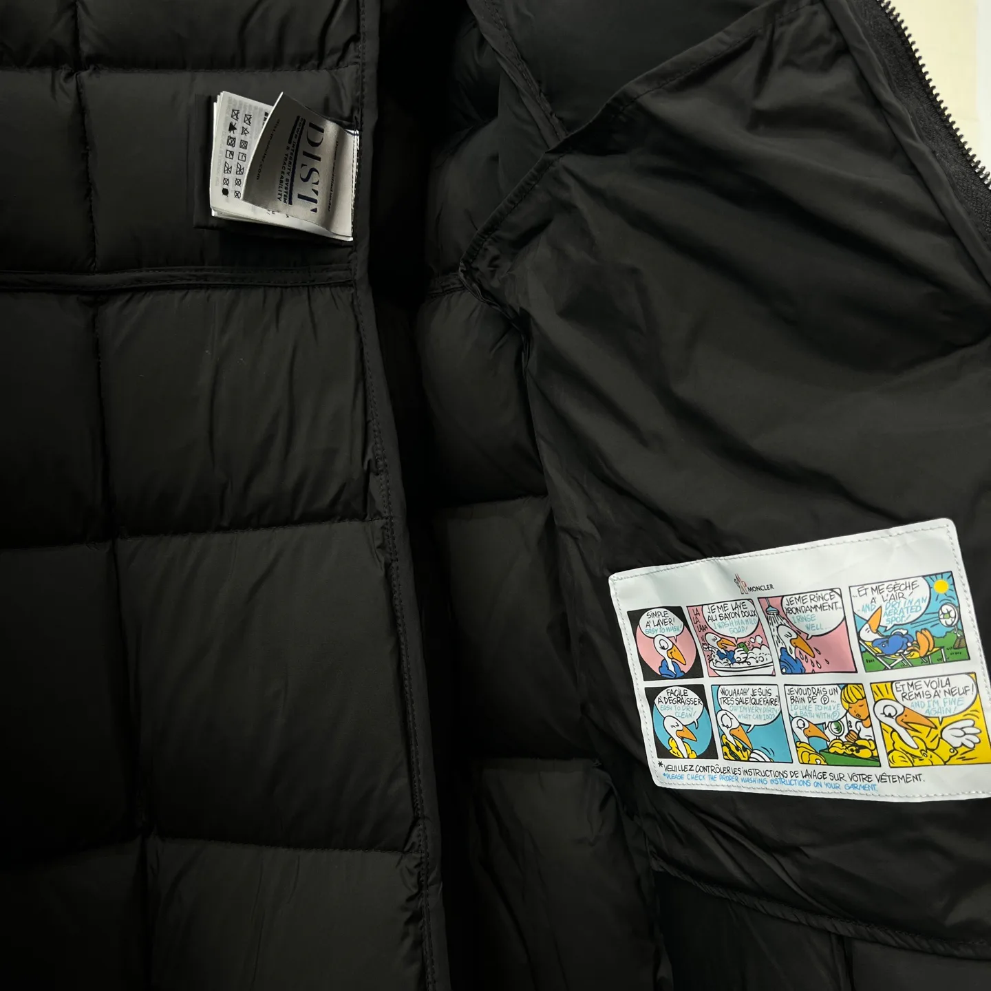 Women's Jackets And Down Jackets MONCLER 18326204