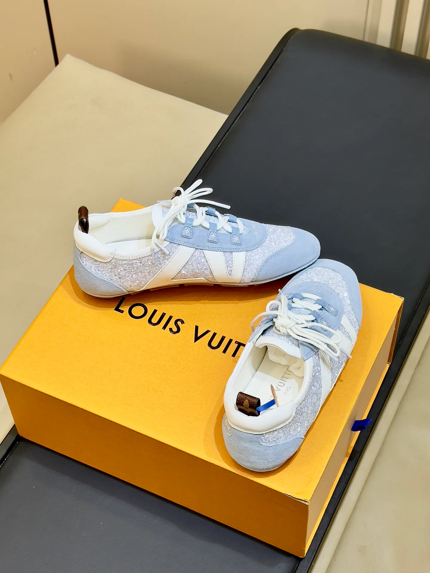 Women's Sneakers LOUIS VUITTON 17480202