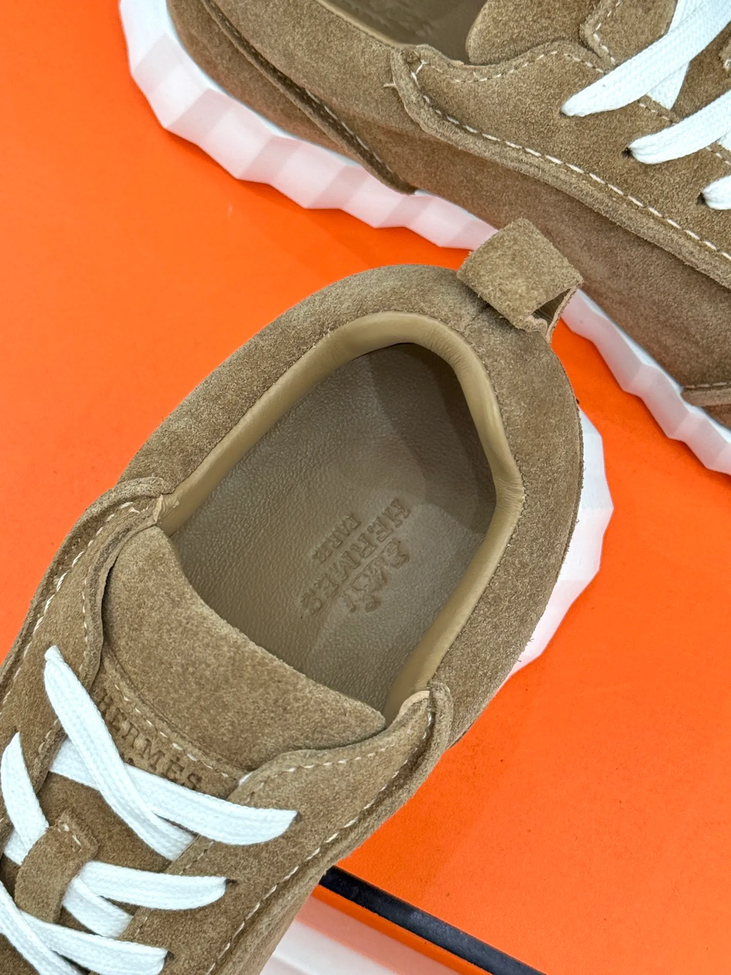 Кроссовки Женские Hermes 18636863