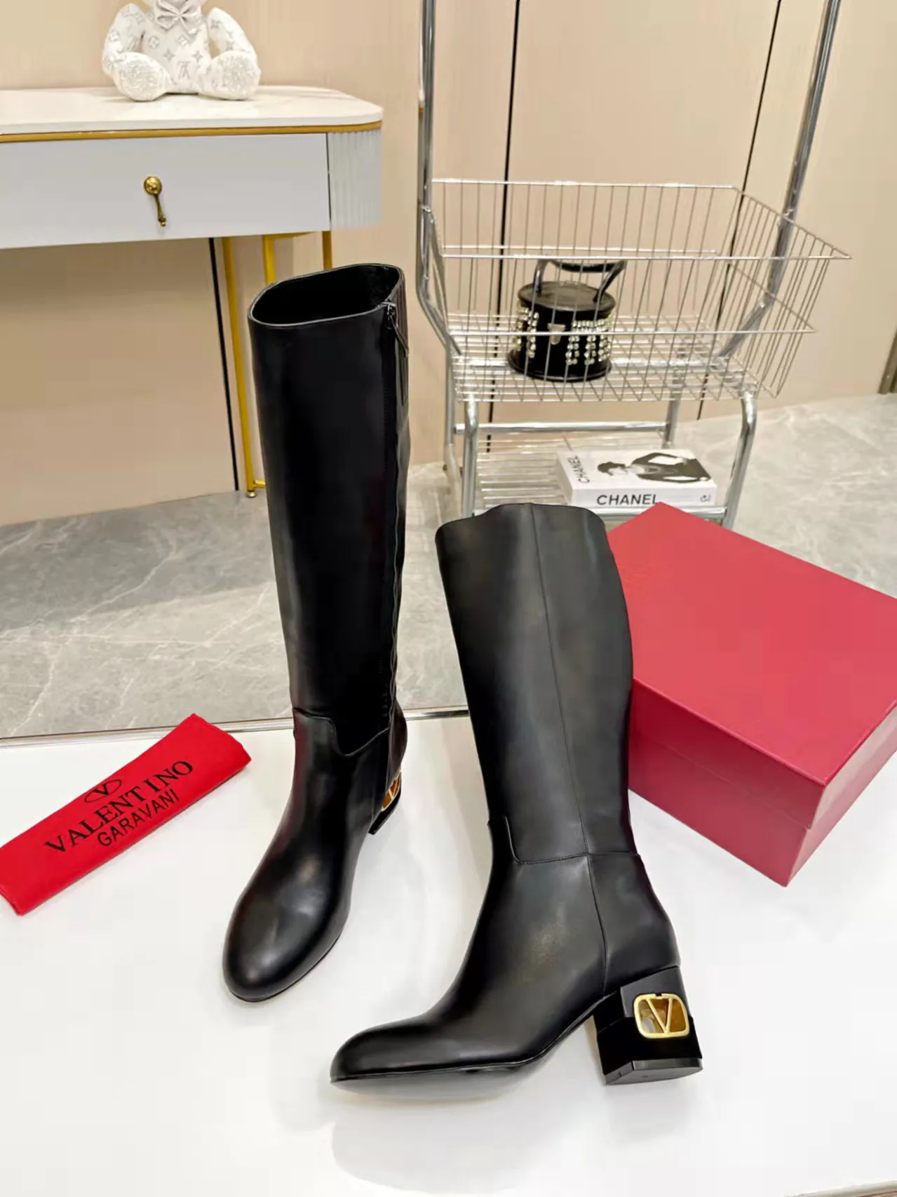 Women's Boots VALENTINO 17956938